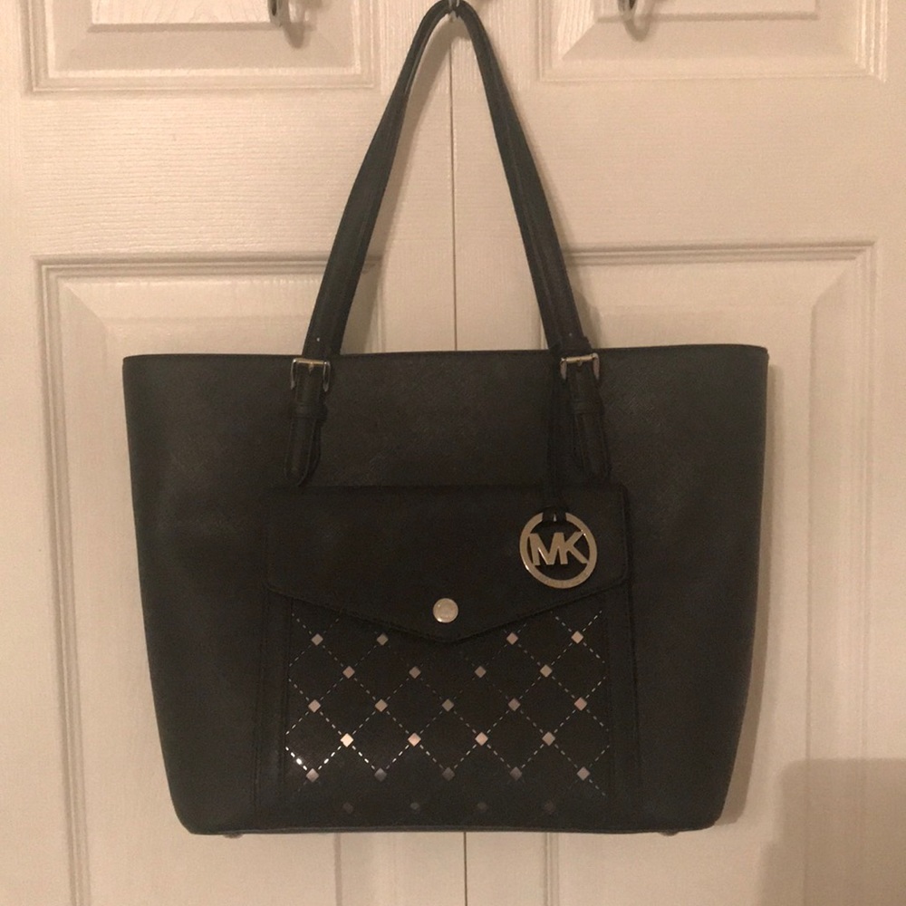 Black Michael Kors tote